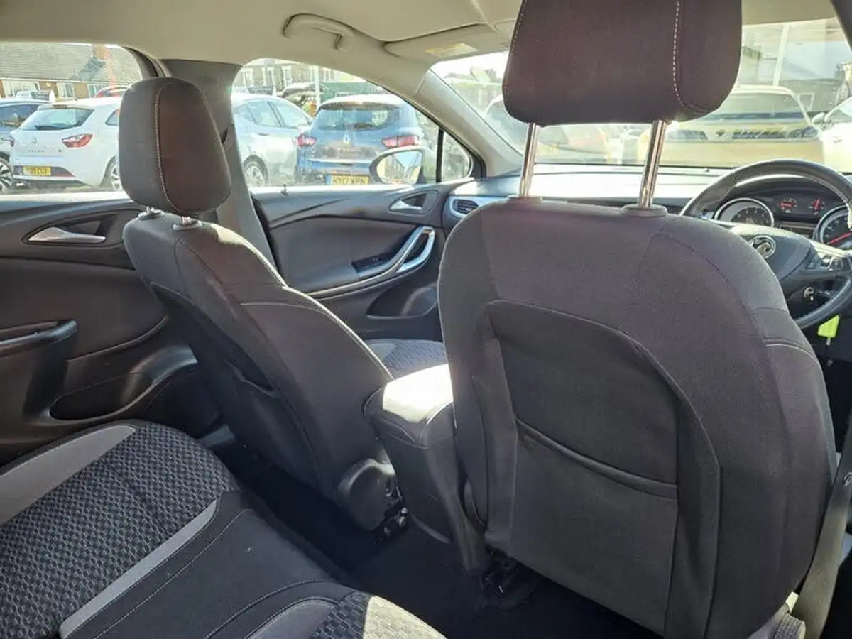 2021-vauxhall-astra-12-turbo-sri-145ps-big-22