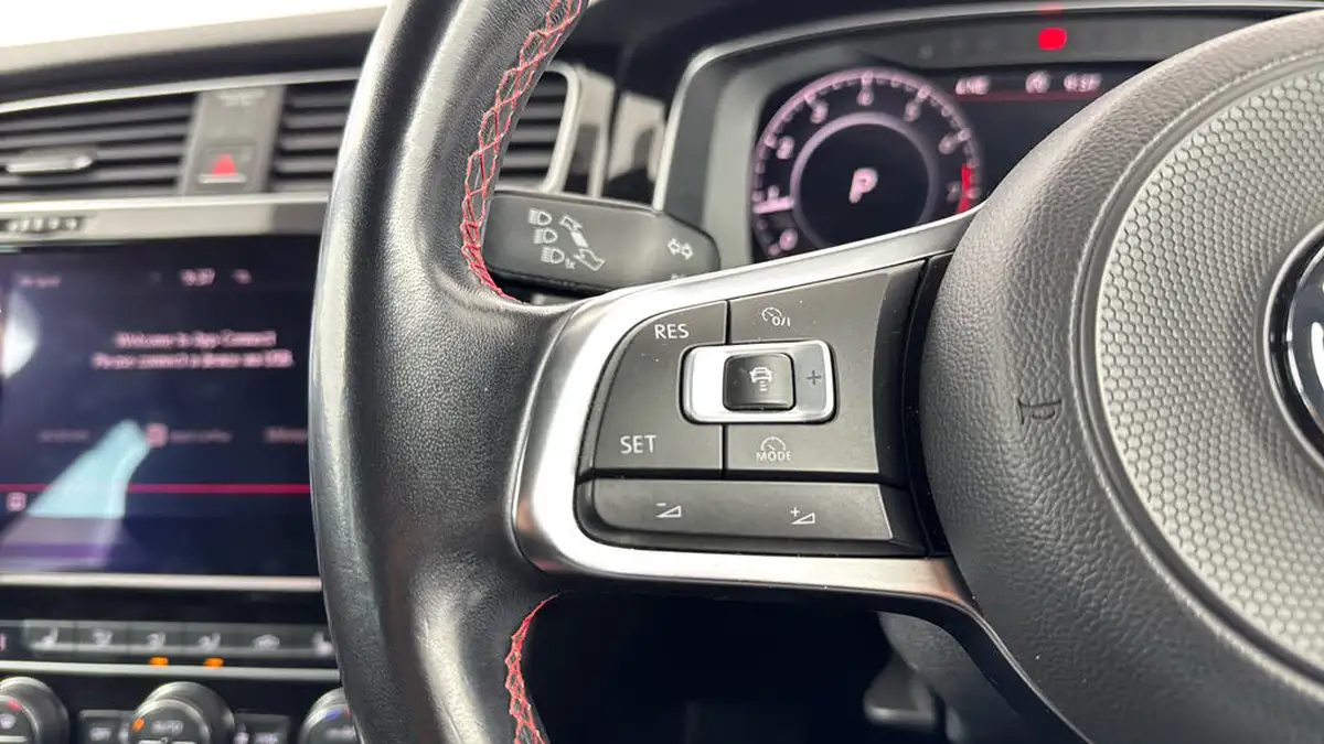 2018-volkswagen-golf-20-tsi-gti-5d-dsg-big-20