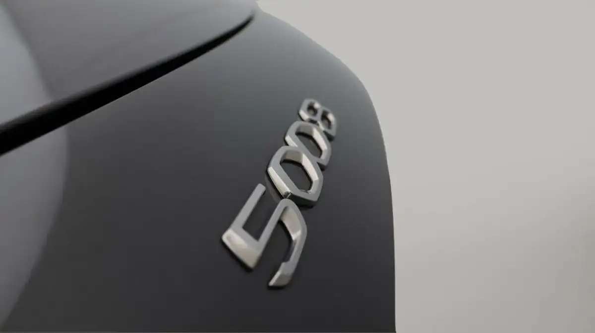 2021-peugeot-5008-suv-15-bluehdi-allure-premium-big-24
