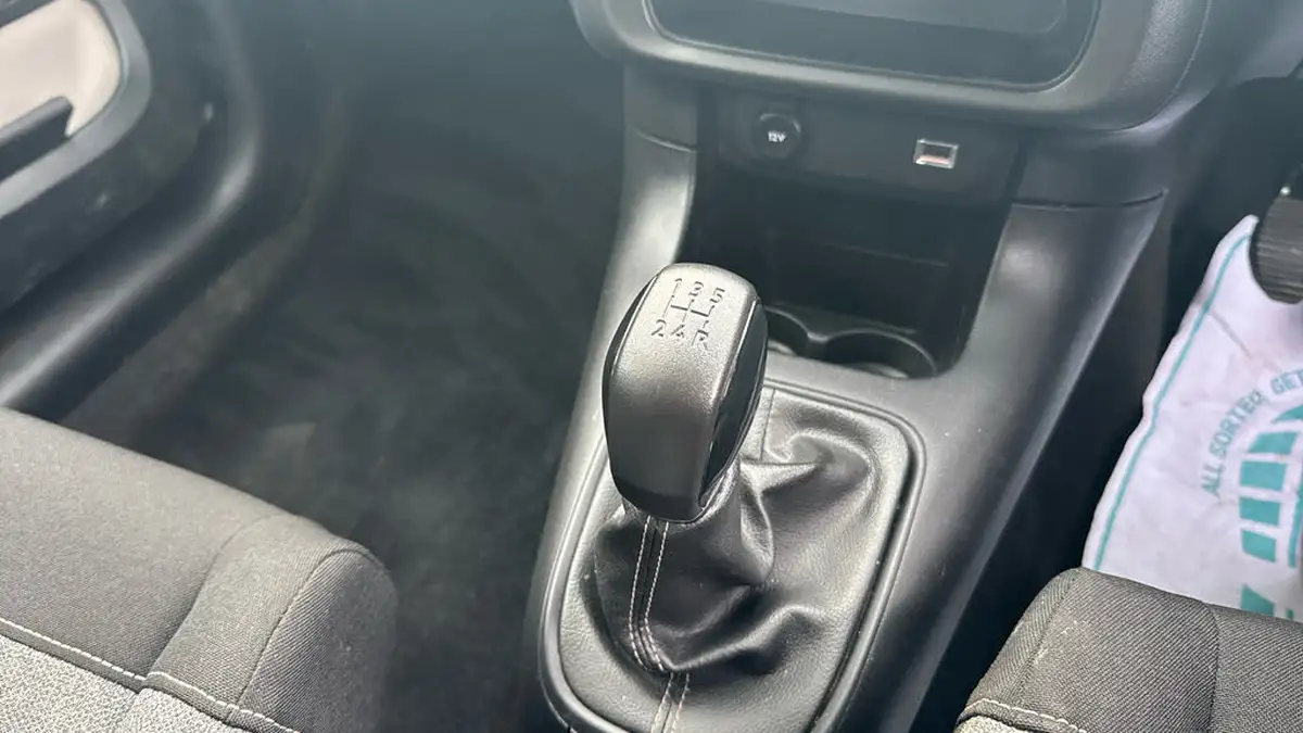 2022-citroen-c3-12-puretech-c-series-big-19