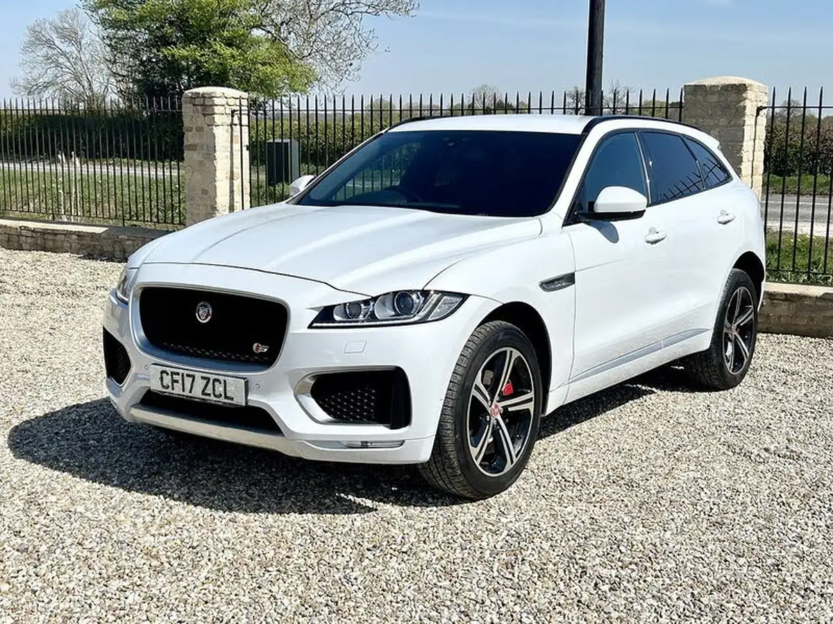 2017-jaguar-f-pace-30td-s-big-22