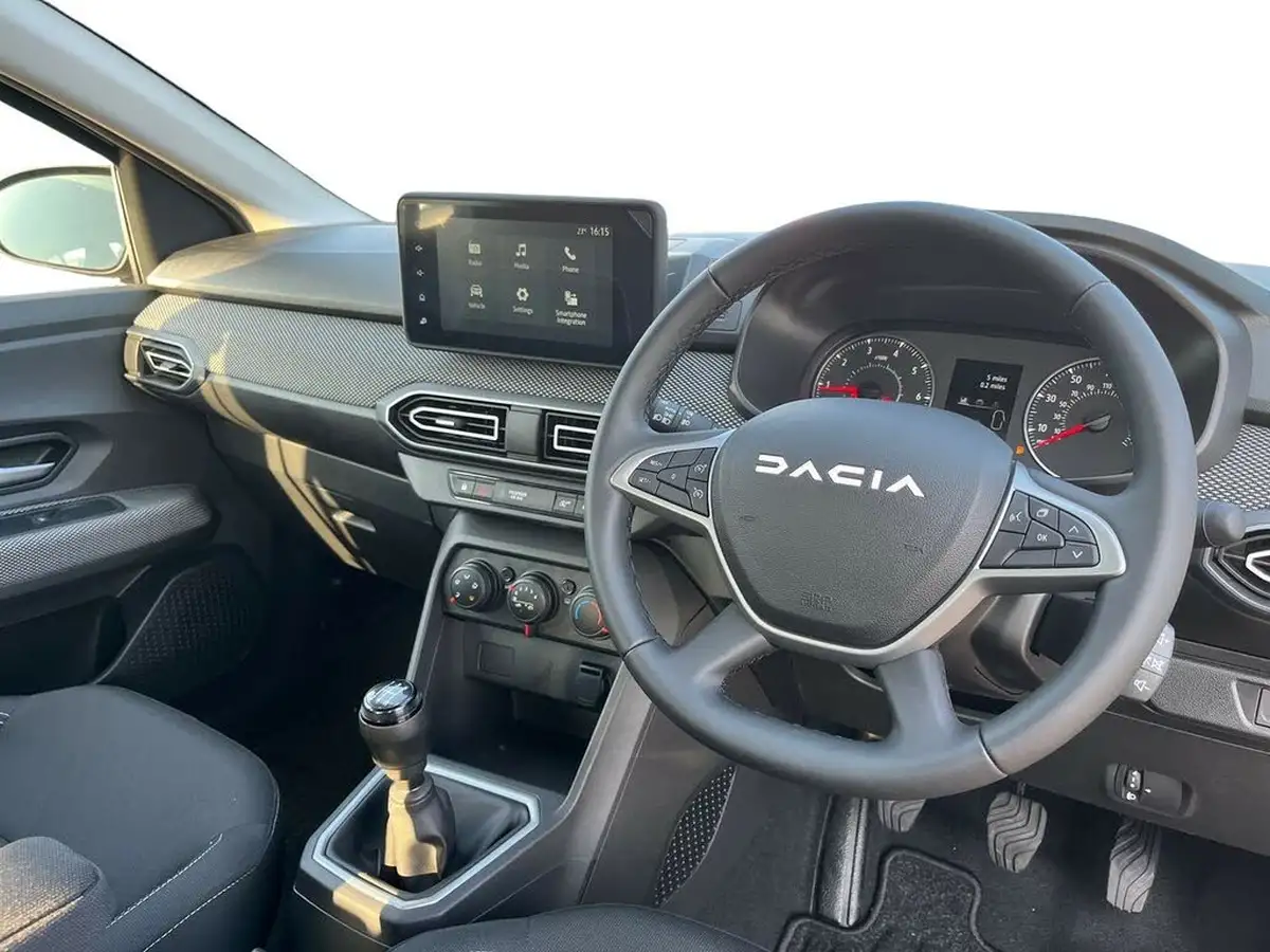 2024-dacia-sandero-10-tce-expression-90bhp-big-4