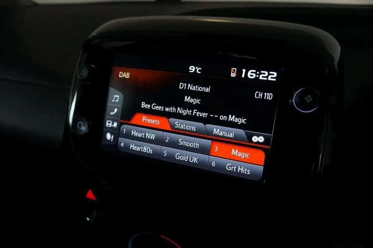 2019-citroen-c1-10-vti-flair-72ps-ss-5d-big-21