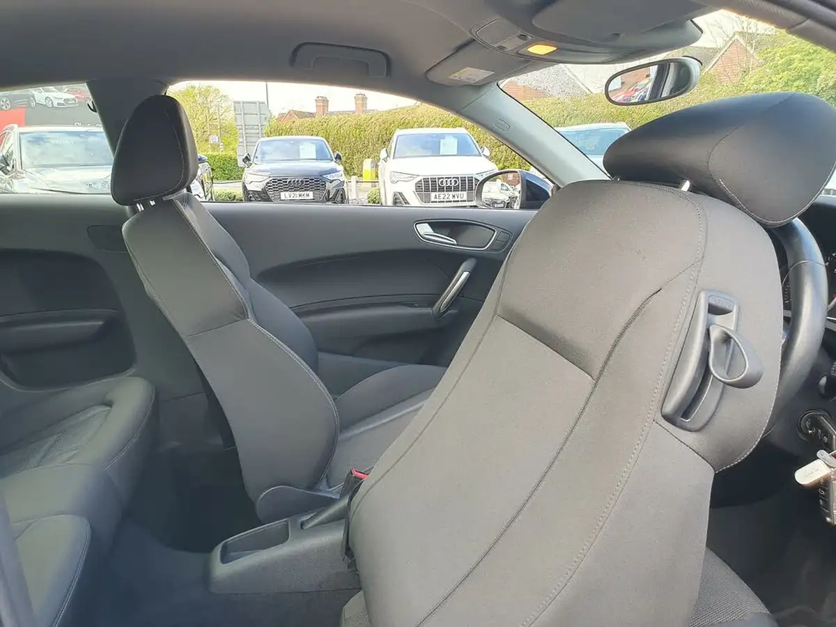 2018-audi-a1-14-tfsi-sport-nav-hatchback-3d-big-40