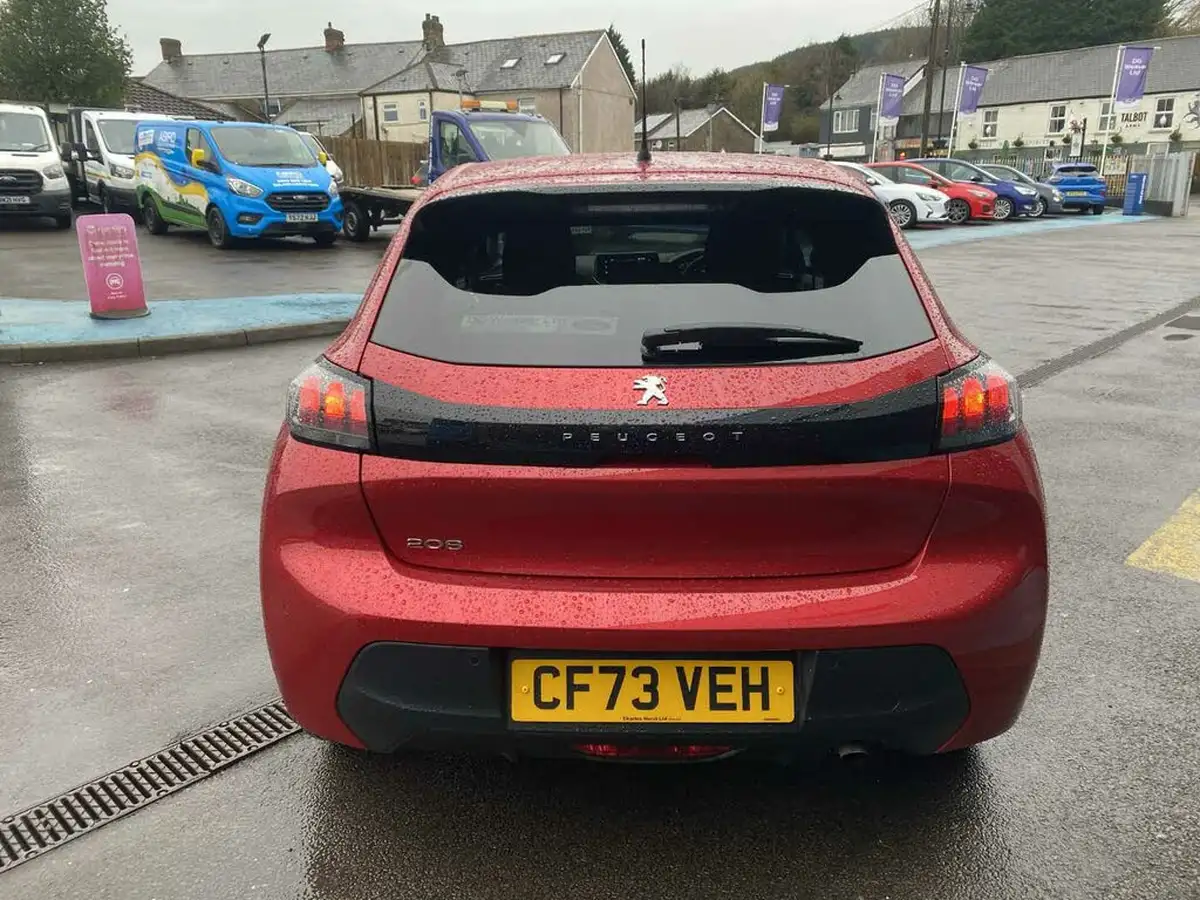 2023-peugeot-208-12-puretech-active-premium-100ps-eat8-big-4