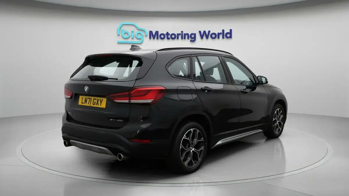 2021-bmw-x1-20-sdrive20i-xline-big-7