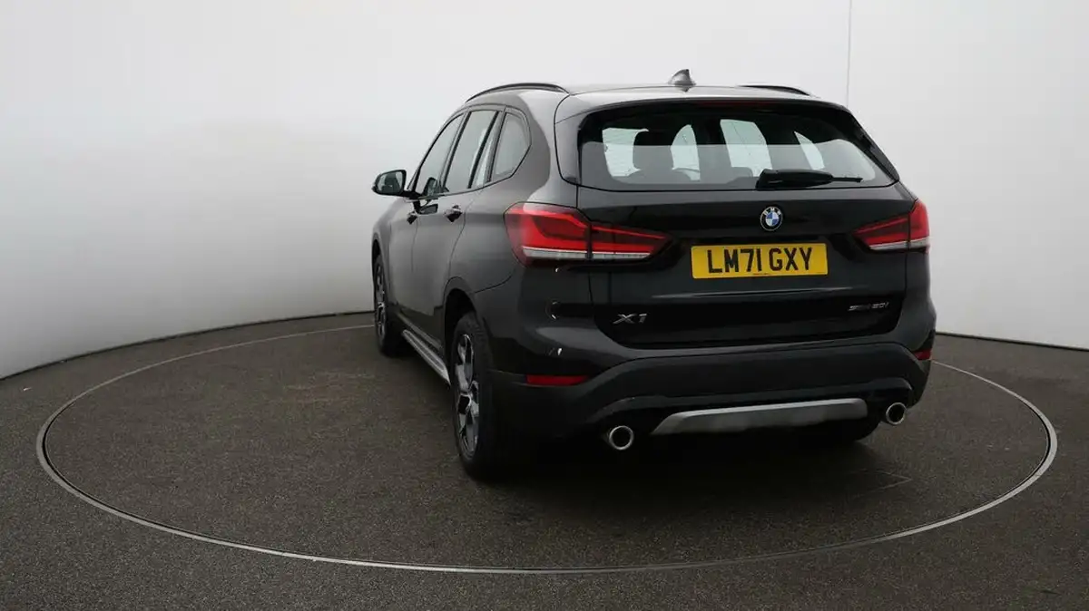 2021-bmw-x1-20-sdrive20i-xline-big-52