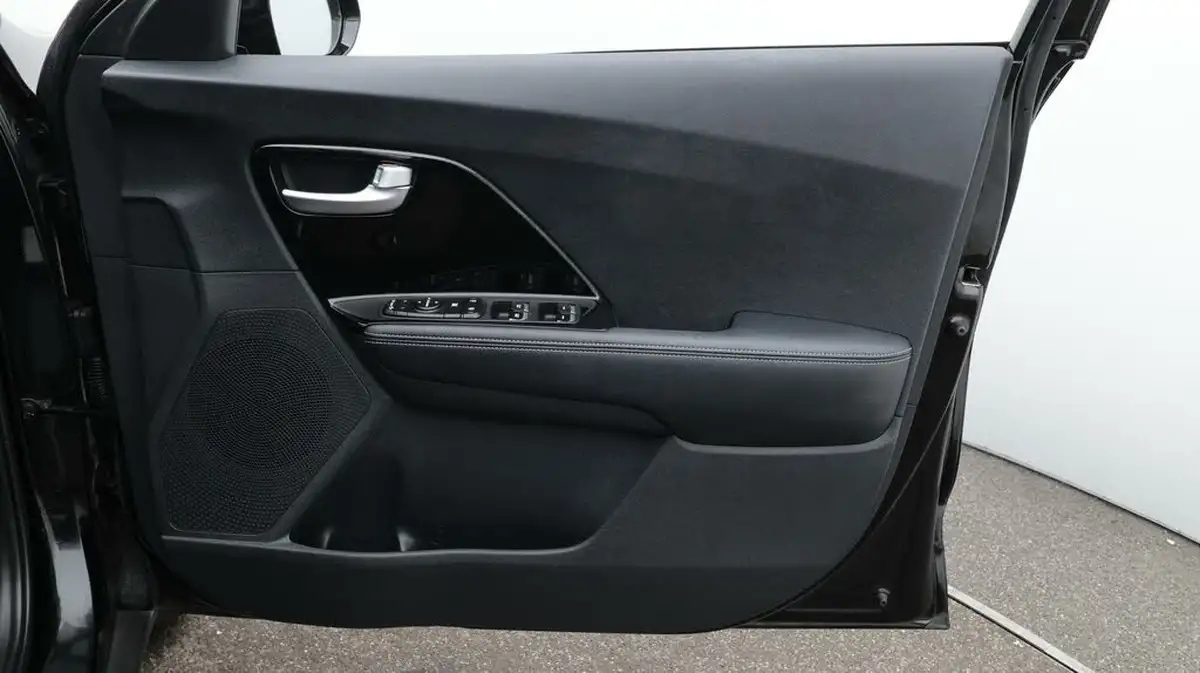2022-kia-niro-16-gdi-3-156kwh-big-14