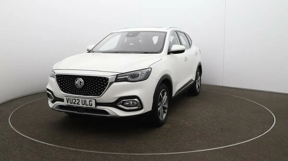 2022-mg-hs-15t-gdi-exclusive-162ps-big-39