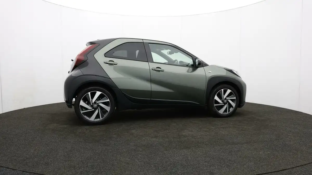 2023-toyota-aygo-x-10-vvt-i-edge-big-30