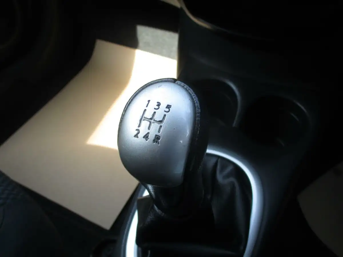 2014-nissan-note-12-acenta-80ps-style-pack-big-38