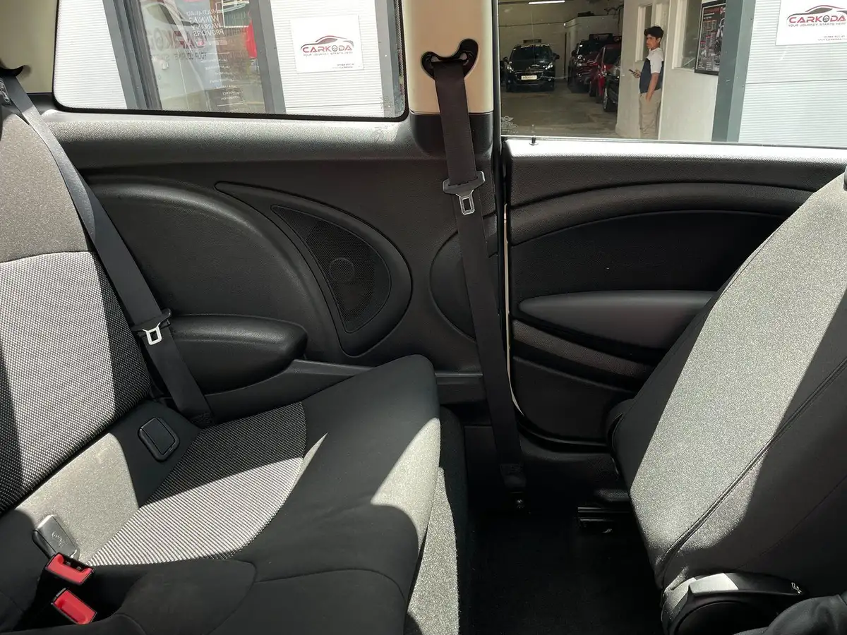 2011-mini-cooper-16-first-big-41