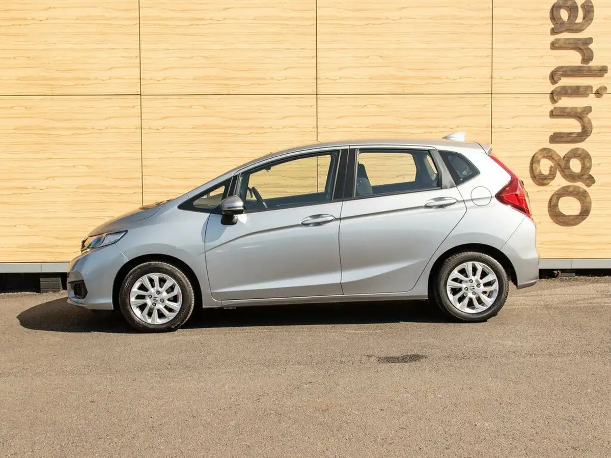 2018-honda-jazz-13-i-vtec-se-navi-cvt-big-12