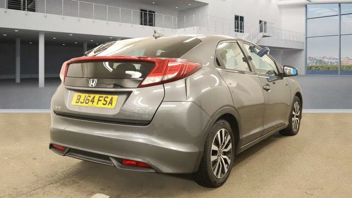 2014-honda-civic-16td-s-hatchback-big-6