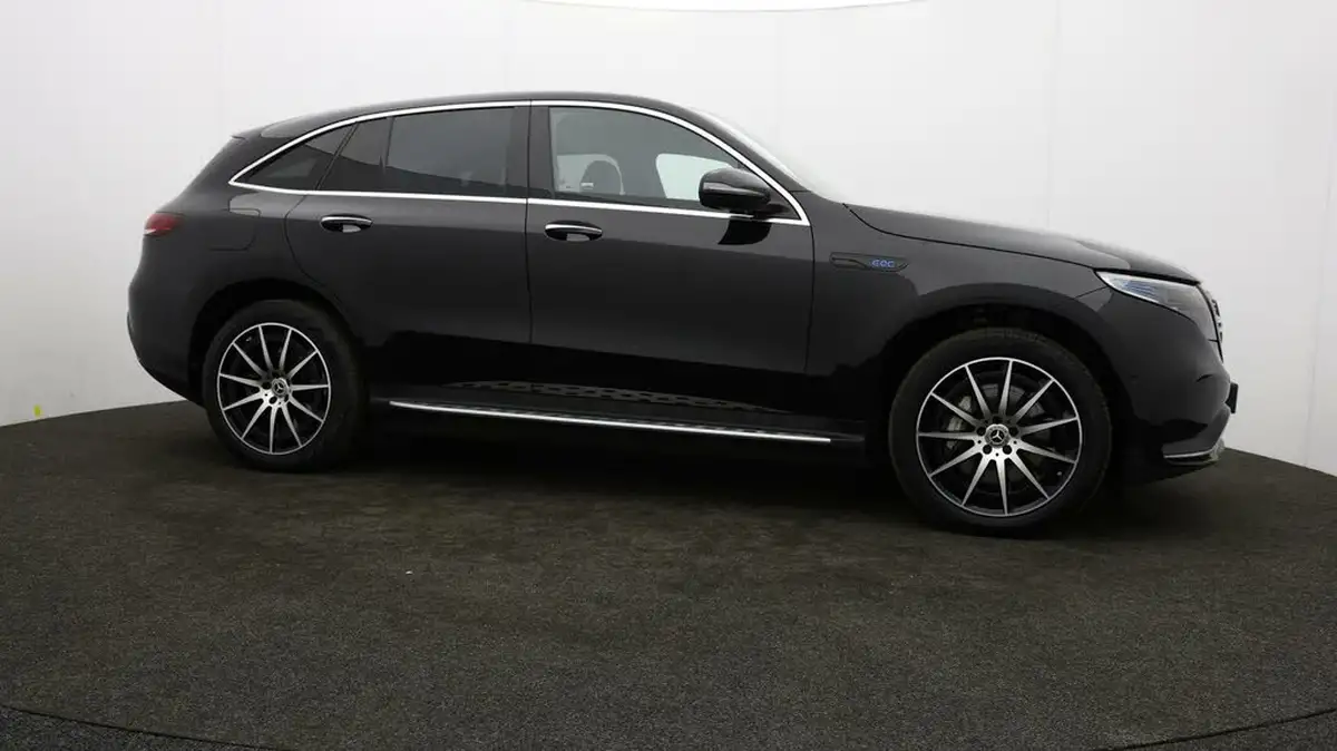 2022-mercedes-benz-eqc-e-eqc-400-amg-line-big-41