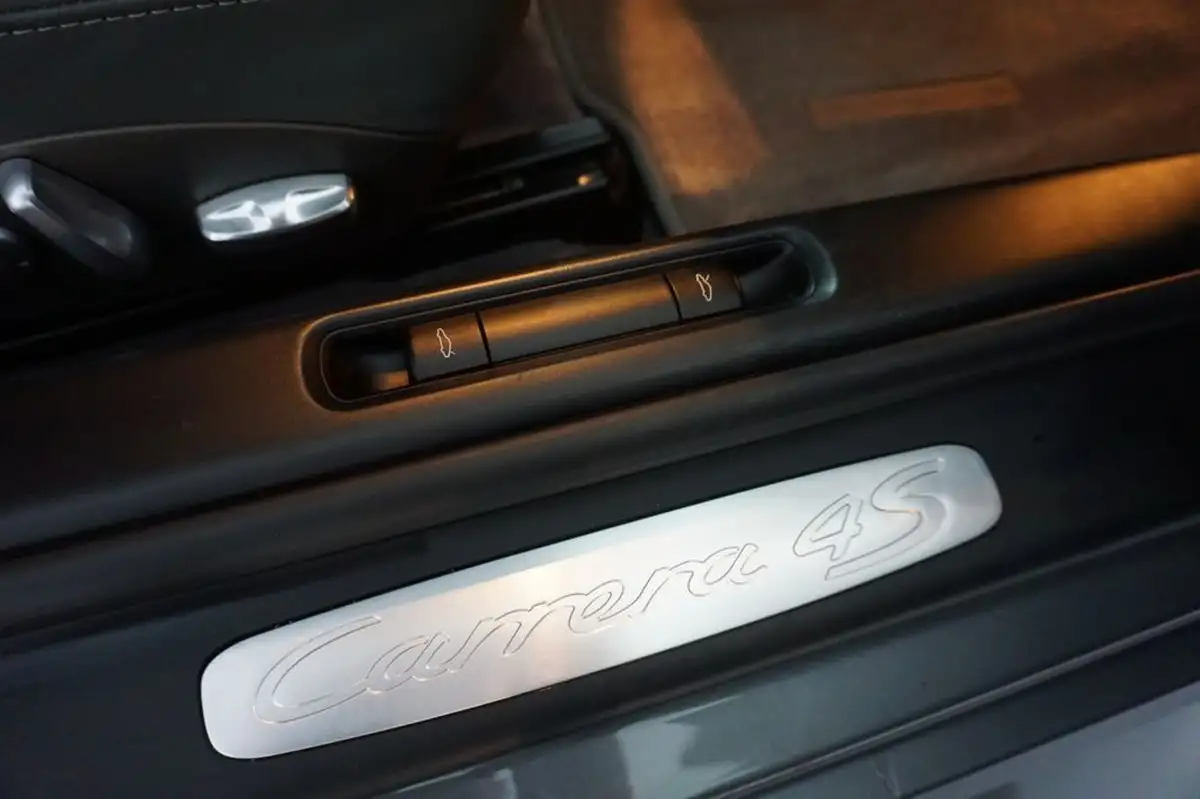 2010-porsche-911-38-carrera-4-s-coupe-pdk-big-19