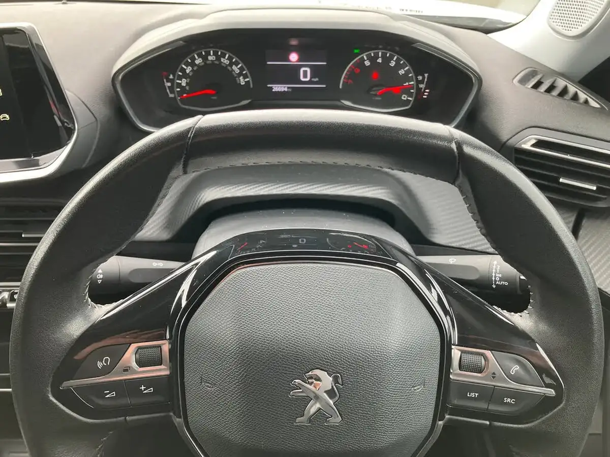 2021-peugeot-2008-suv-15-bluehdi-allure-big-13