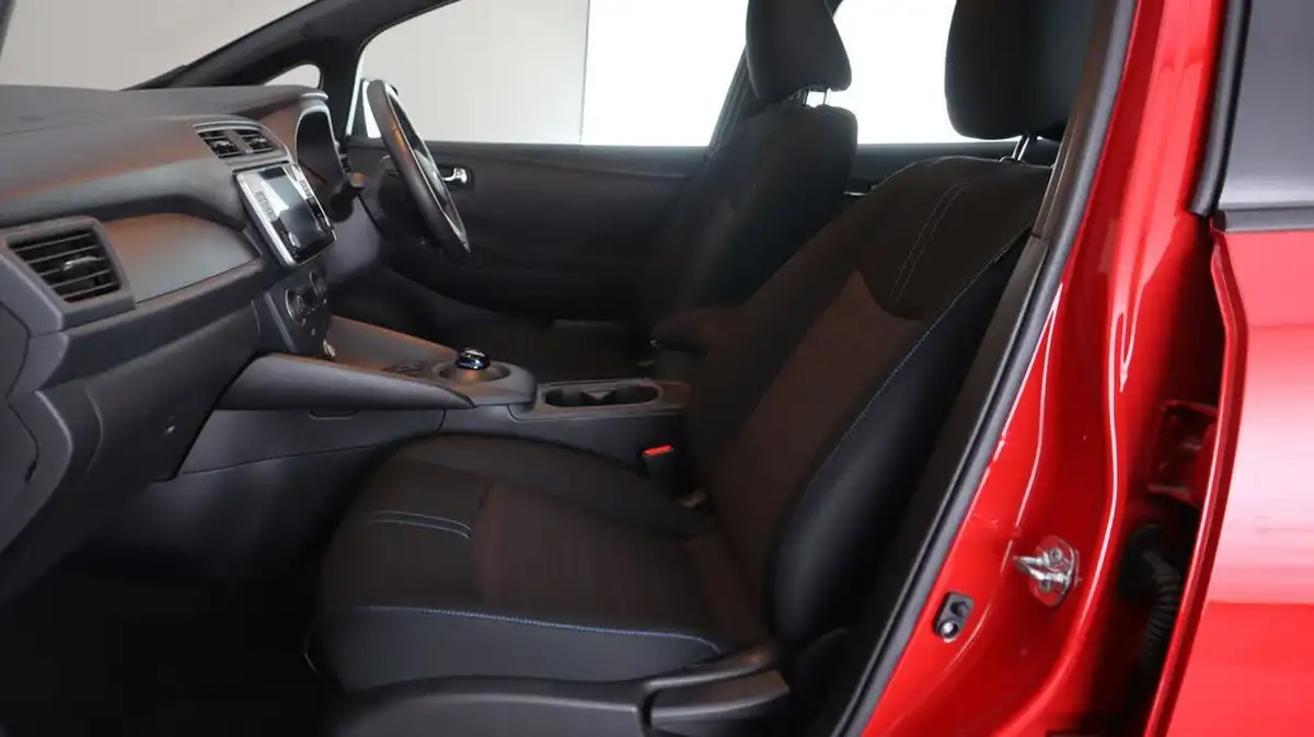 2022-nissan-leaf-e-acenta-39kwh-big-13