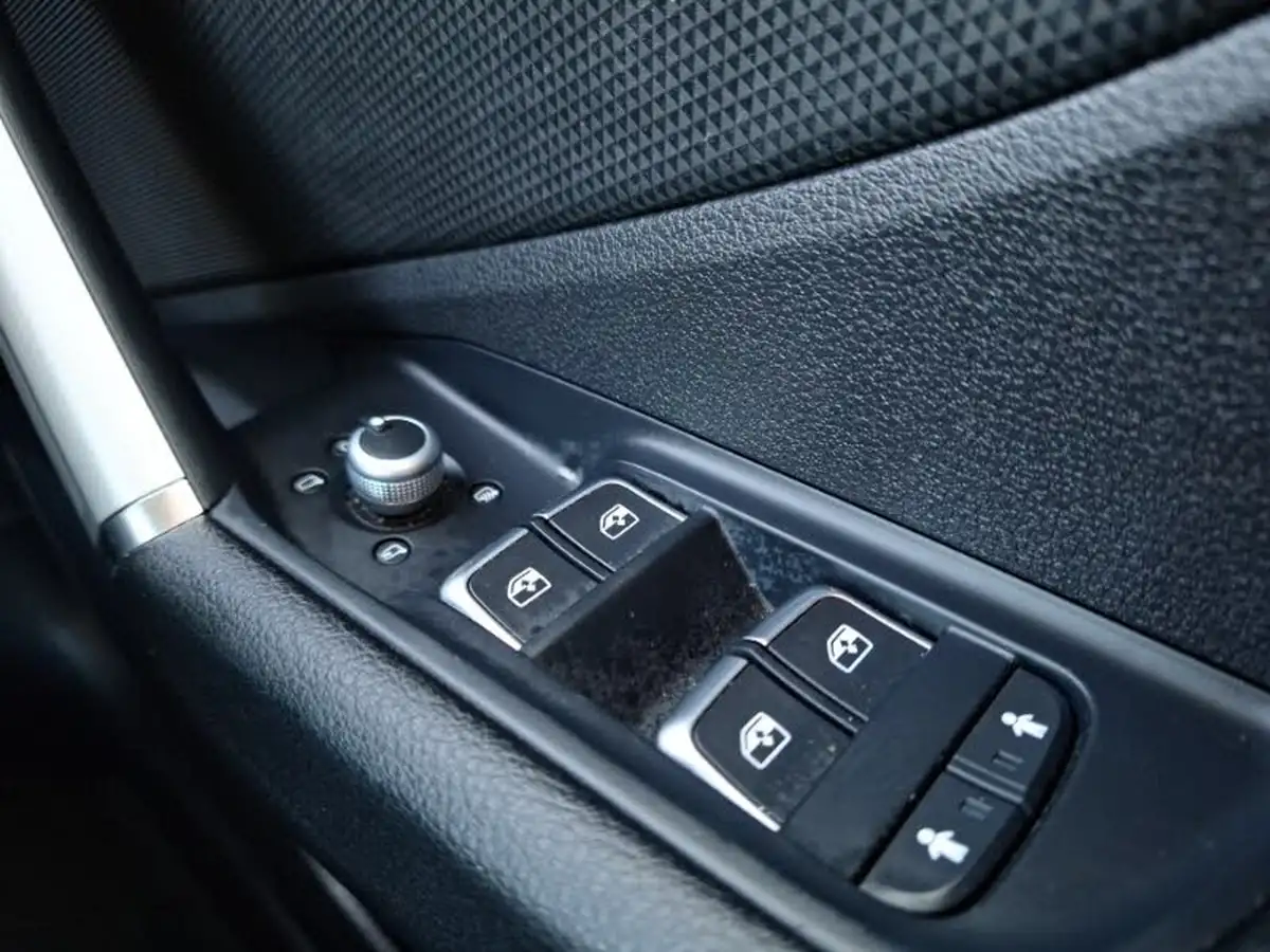 2022-audi-q2-10-30-tfsi-sport-big-13