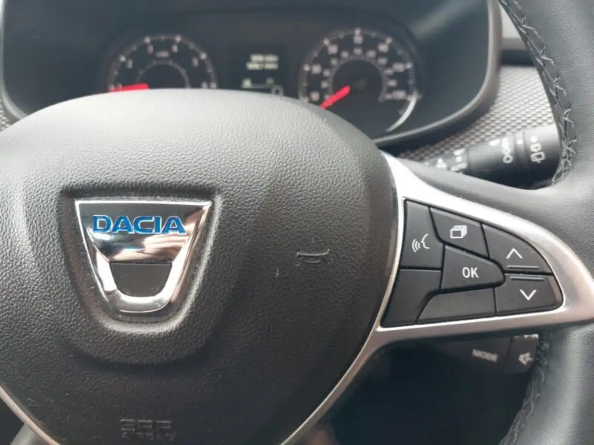 2022-dacia-sandero-10-tce-comfort-90bhp-big-12