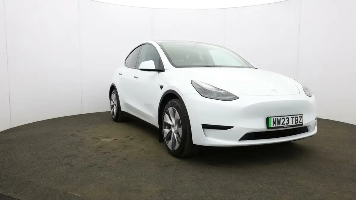 2023-tesla-model-y-e-rwd-big-44