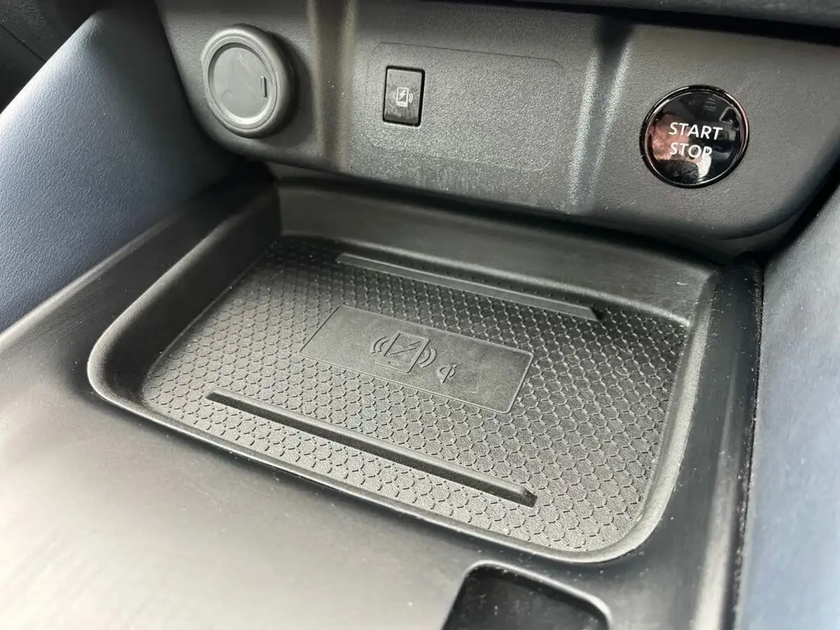 2024-nissan-qashqai-15-tekna-big-33