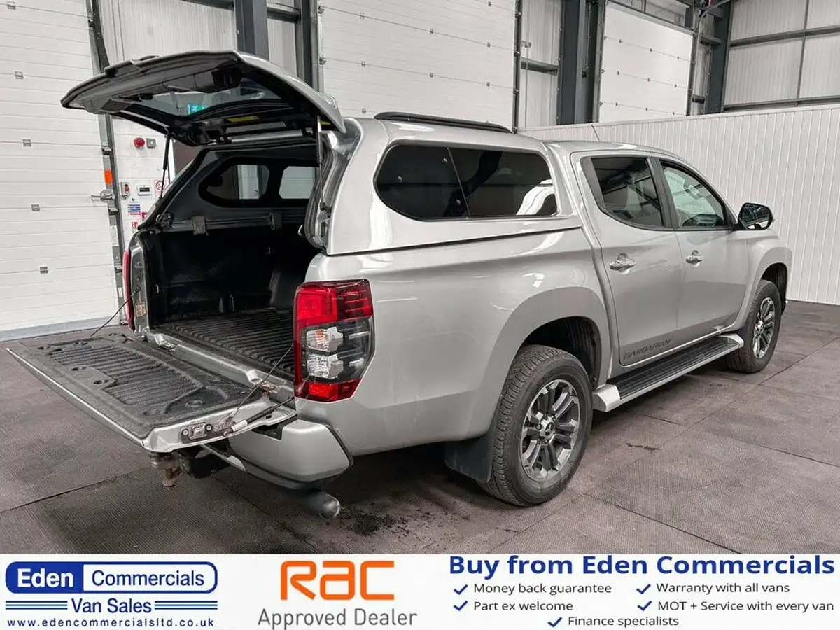 2020-mitsubishi-l200-22di-d-barbarian-auto-big-7