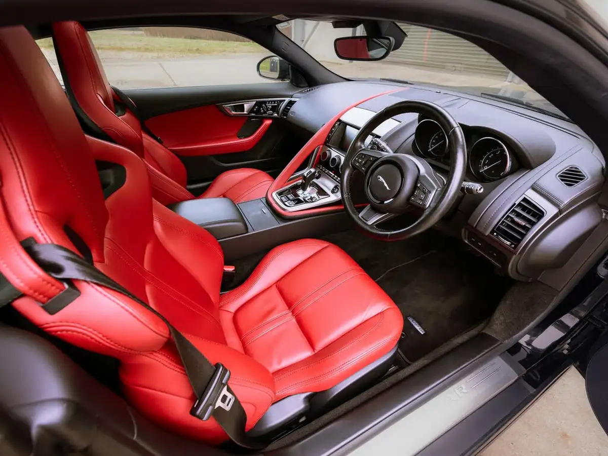 2015-jaguar-f-type-30-v6-coupe-quickshift-big-51