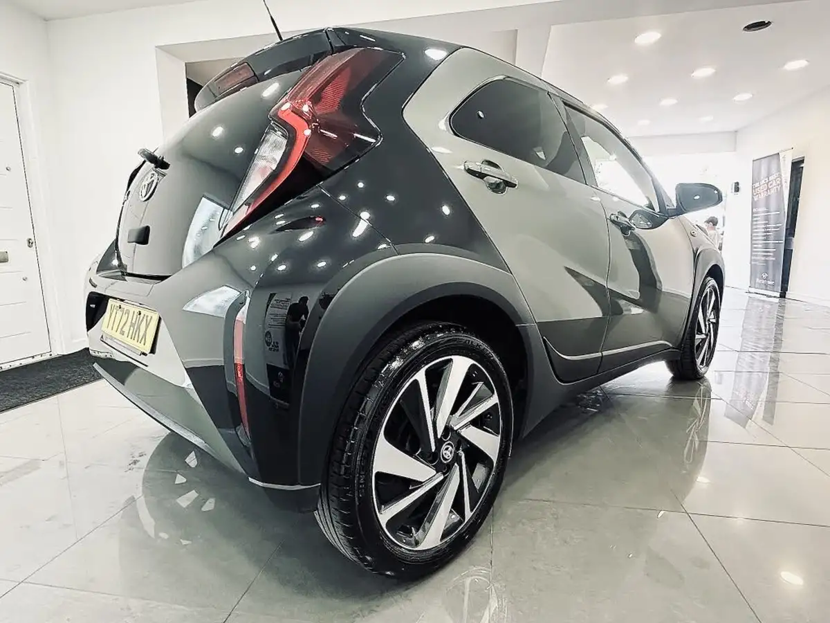 2022-toyota-aygo-x-10-vvt-i-edge-big-3