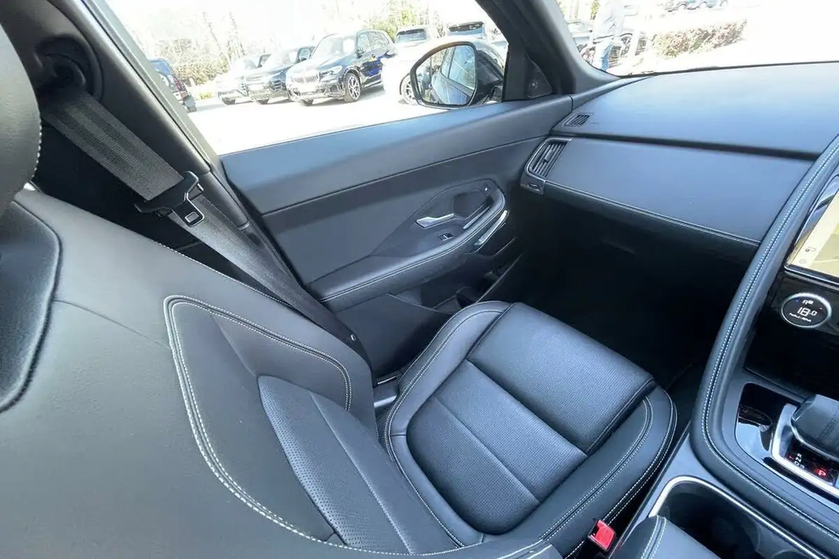 2023-jaguar-e-pace-15-p300e-r-dynamic-se-big-12