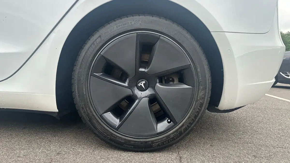 2021-tesla-model-3-e-long-range-4x4-big-17