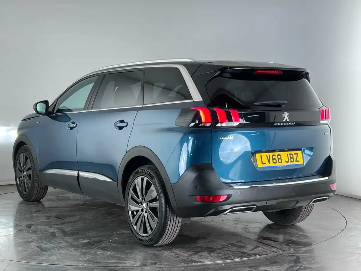 2018-peugeot-5008-suv-12-puretech-gt-line-premium-big-3