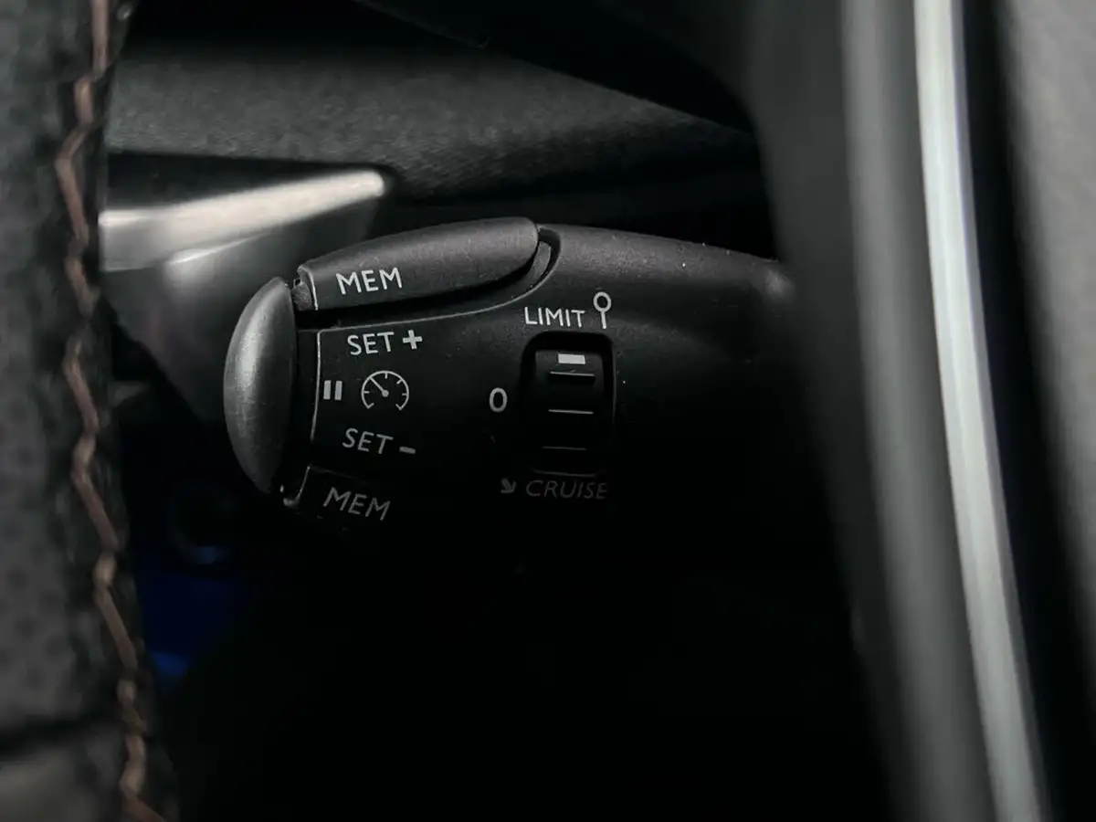 2018-peugeot-5008-suv-12-puretech-gt-line-premium-big-27