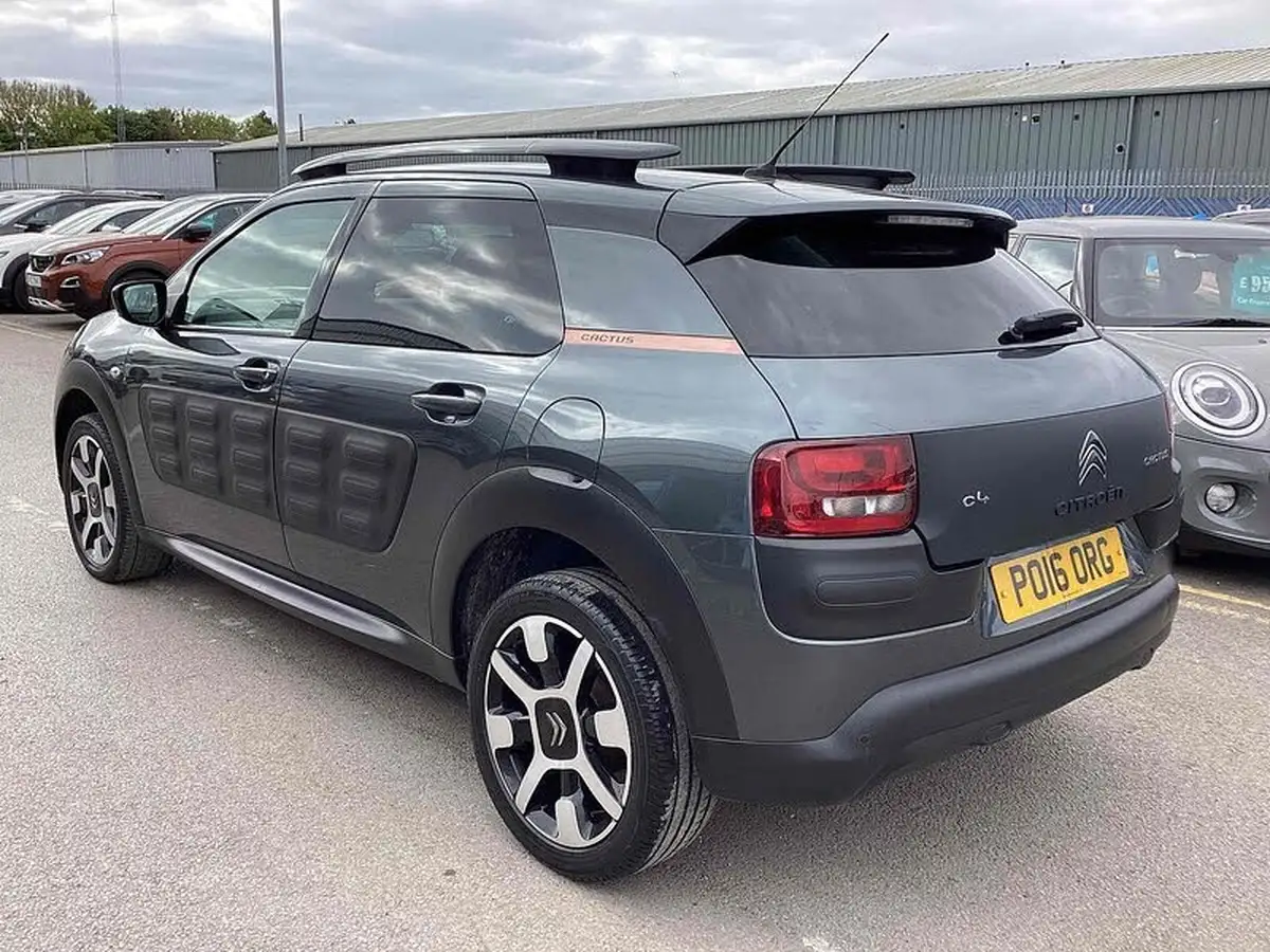2016-citroen-c4-cactus-16bluehdi-flair-big-1
