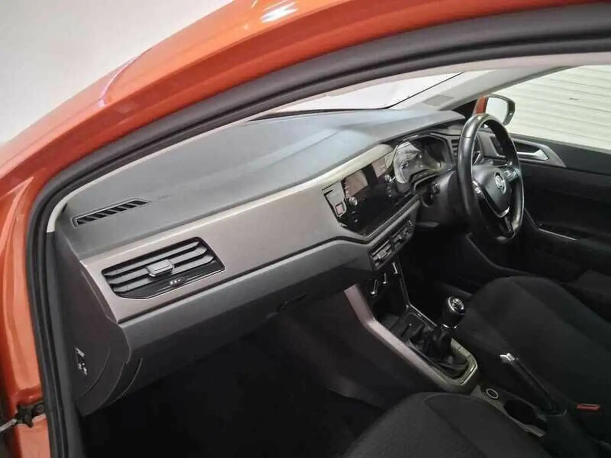 2018-volkswagen-polo-10-se-65ps-big-12