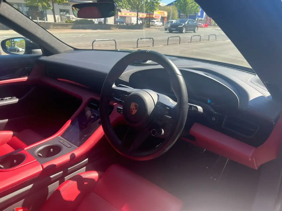 2023-porsche-taycan-e-turbo-big-10