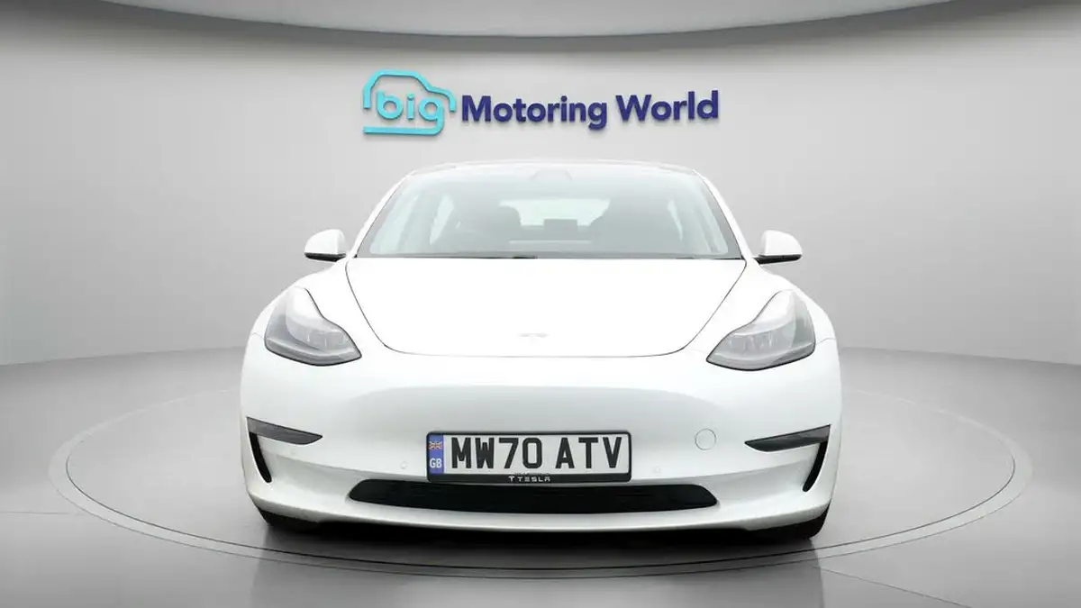 2020-tesla-model-3-e-long-range-big-1