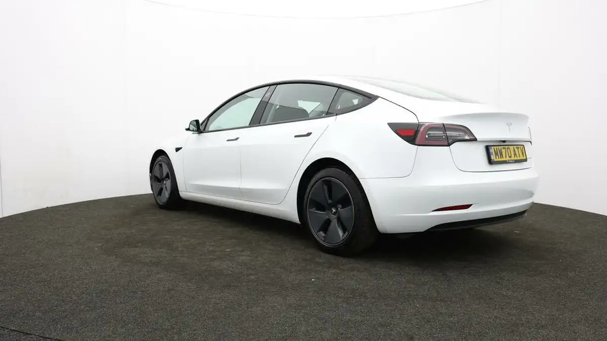 2020-tesla-model-3-e-long-range-big-77
