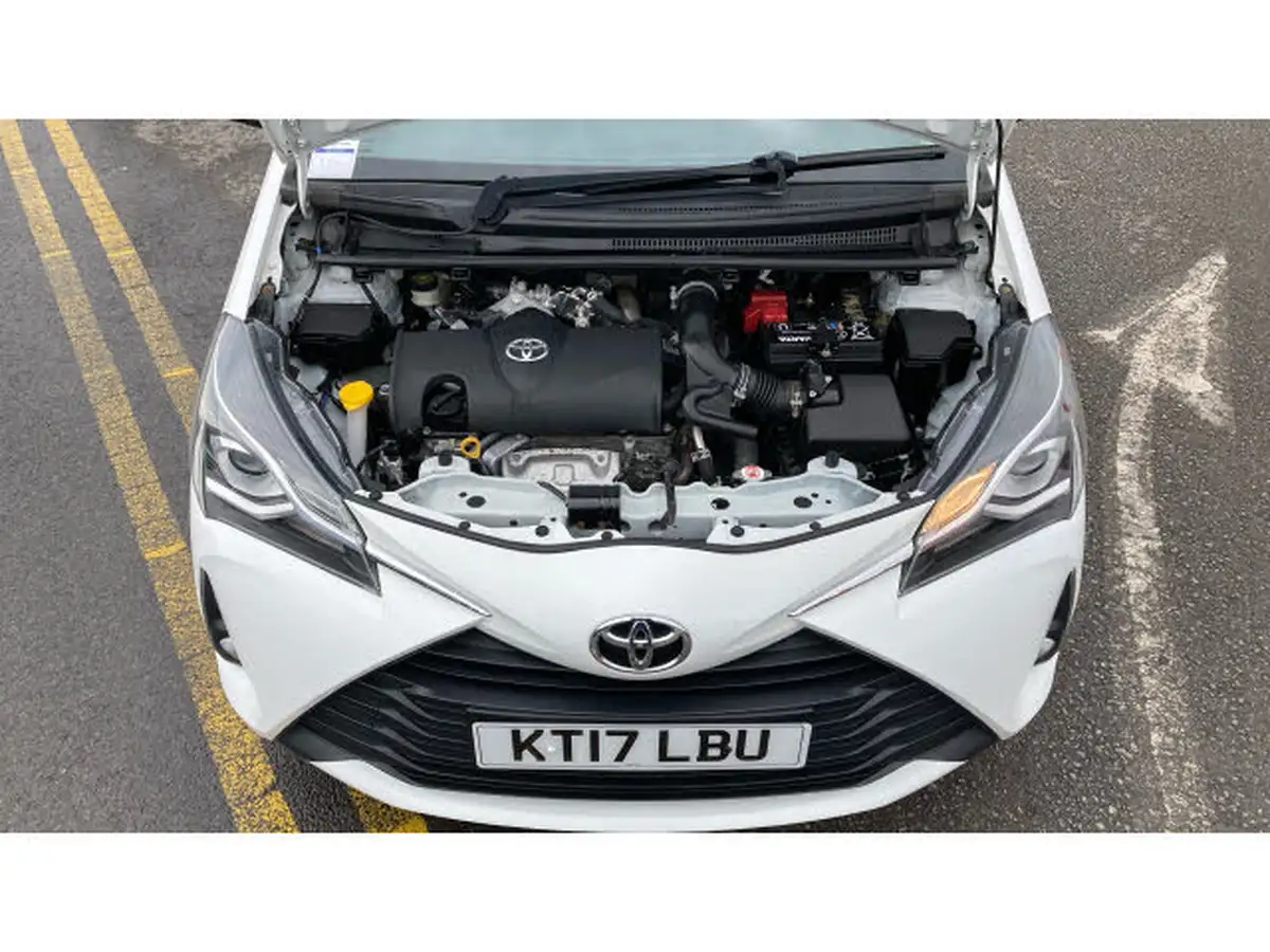2017-toyota-yaris-15-vvt-i-icon-111bhp-big-7