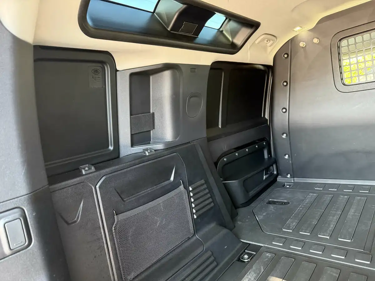 2021-land-rover-110-defender-30-d250-hard-top-s-110-big-13
