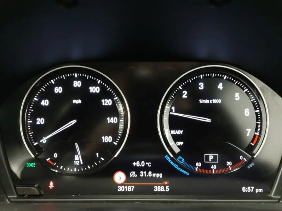 2021-bmw-x1-20-xdrive20i-xline-big-10