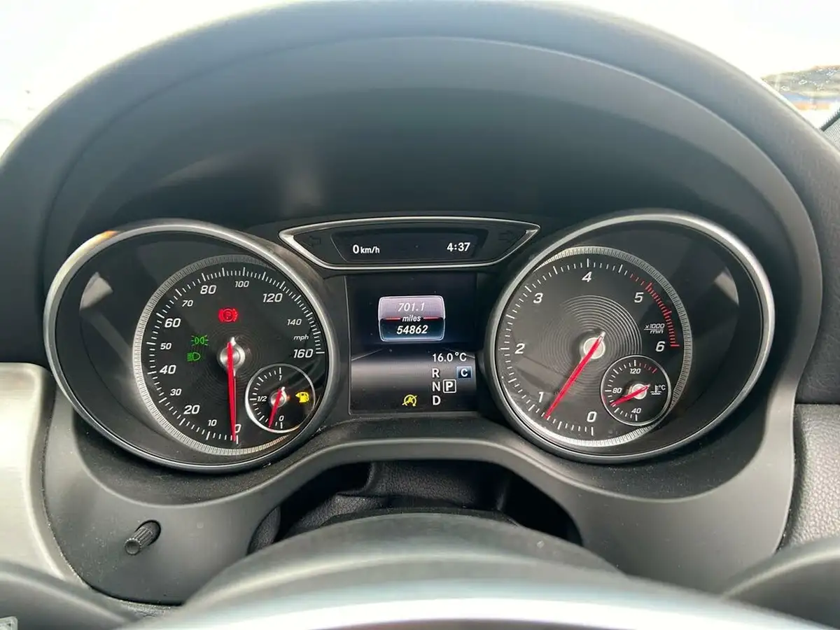 2016-mercedes-benz-cla-21d-cla-220-amg-line-4matic-coupe-4d-big-51
