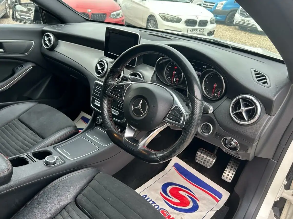 2016-mercedes-benz-cla-21d-cla-220-amg-line-4matic-coupe-4d-big-27