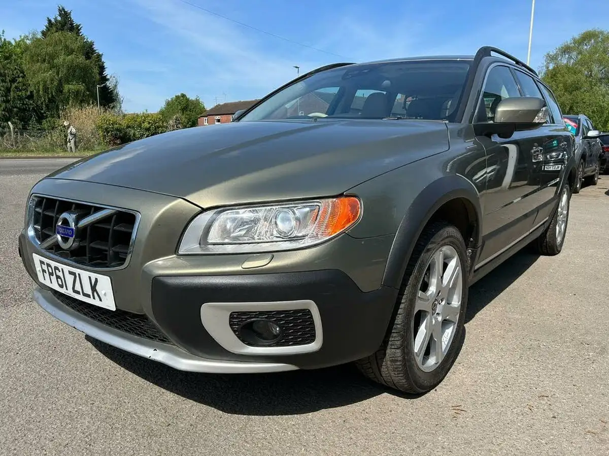 2011-volvo-xc70-24td-d5-se-lux-215bhp-geartronic-big-10