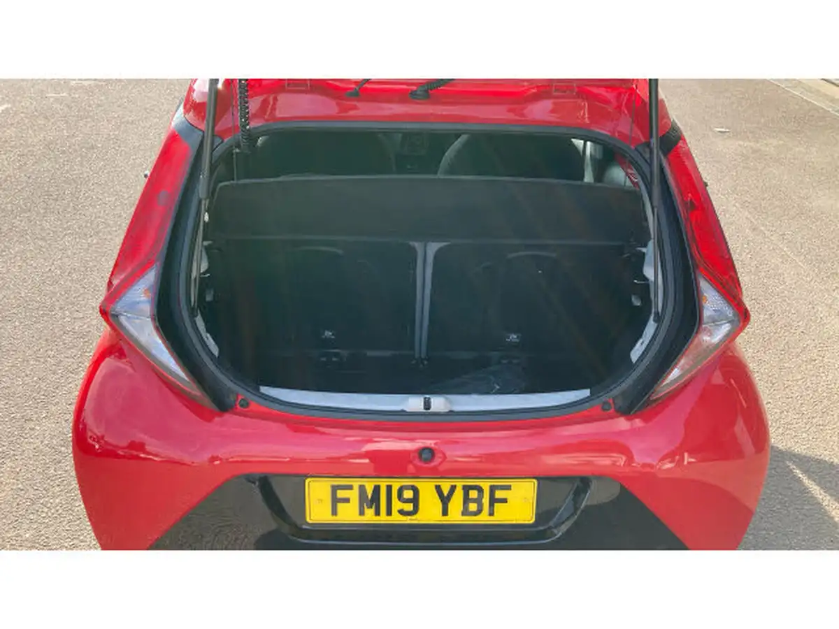 2019-toyota-aygo-10-vvt-i-x-play-big-13