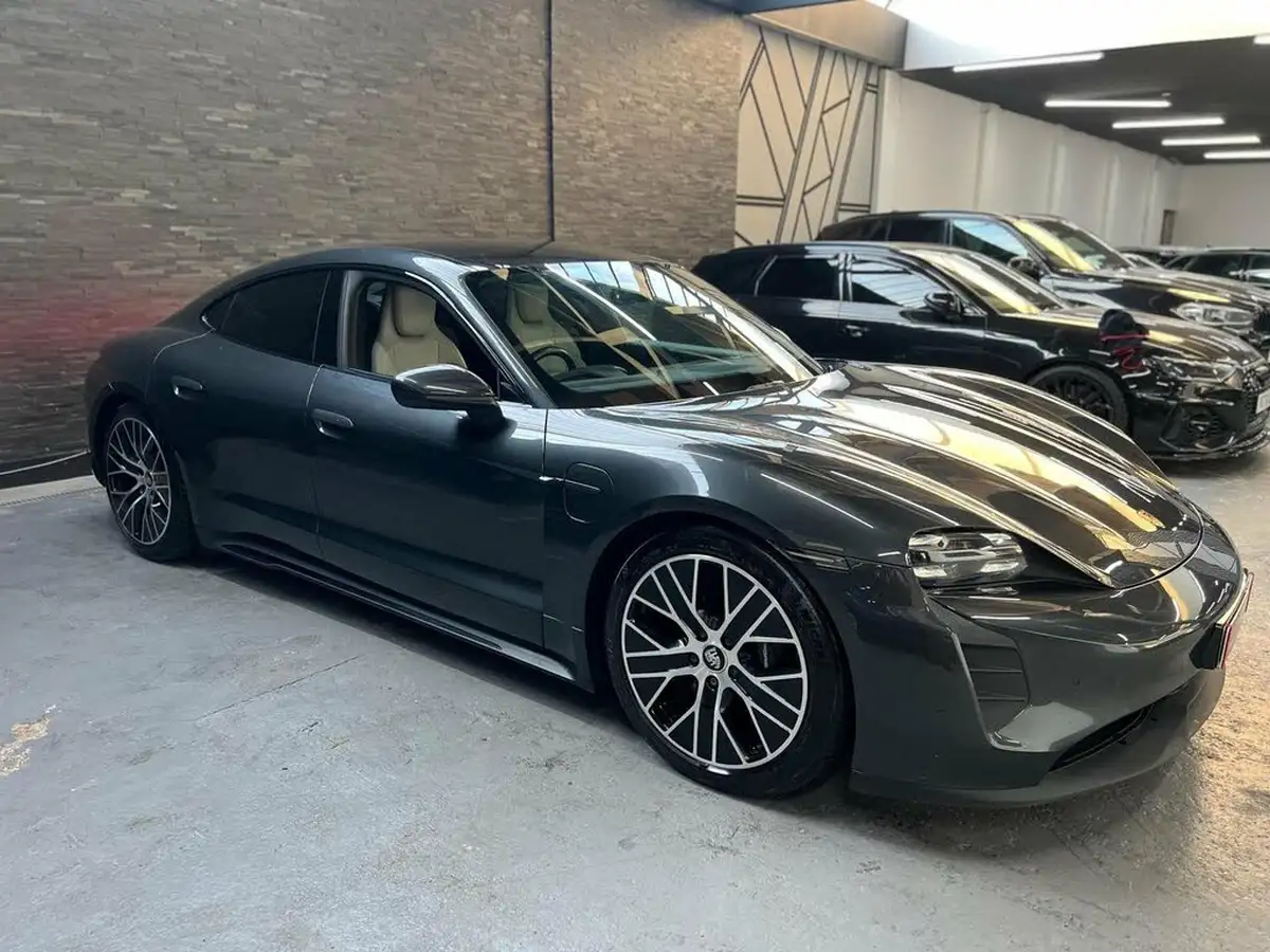 2020-porsche-taycan-e-4s-571ps-performance-battery-plus-big-2
