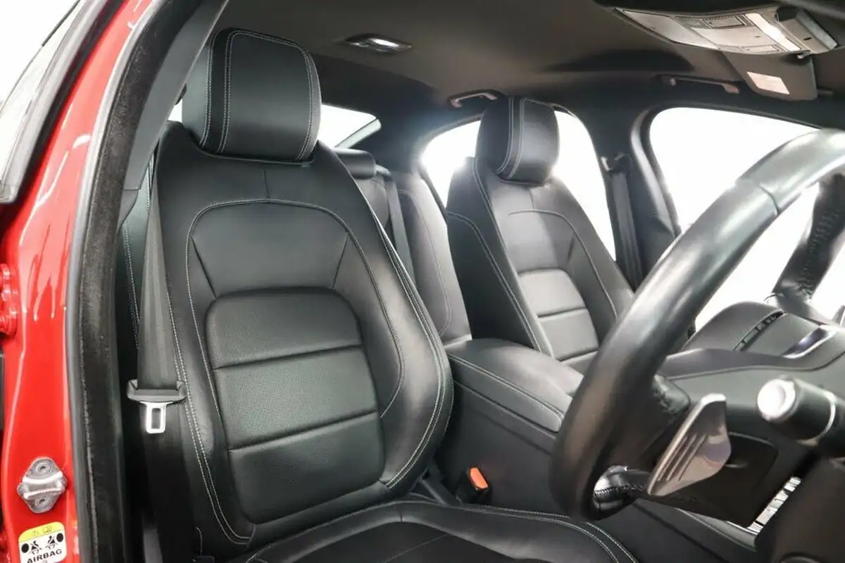 2019-jaguar-xe-20i-r-sport-200ps-big-11