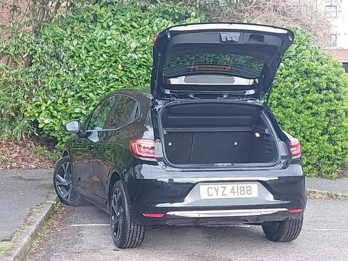 2023-renault-clio-16-engineered-big-18