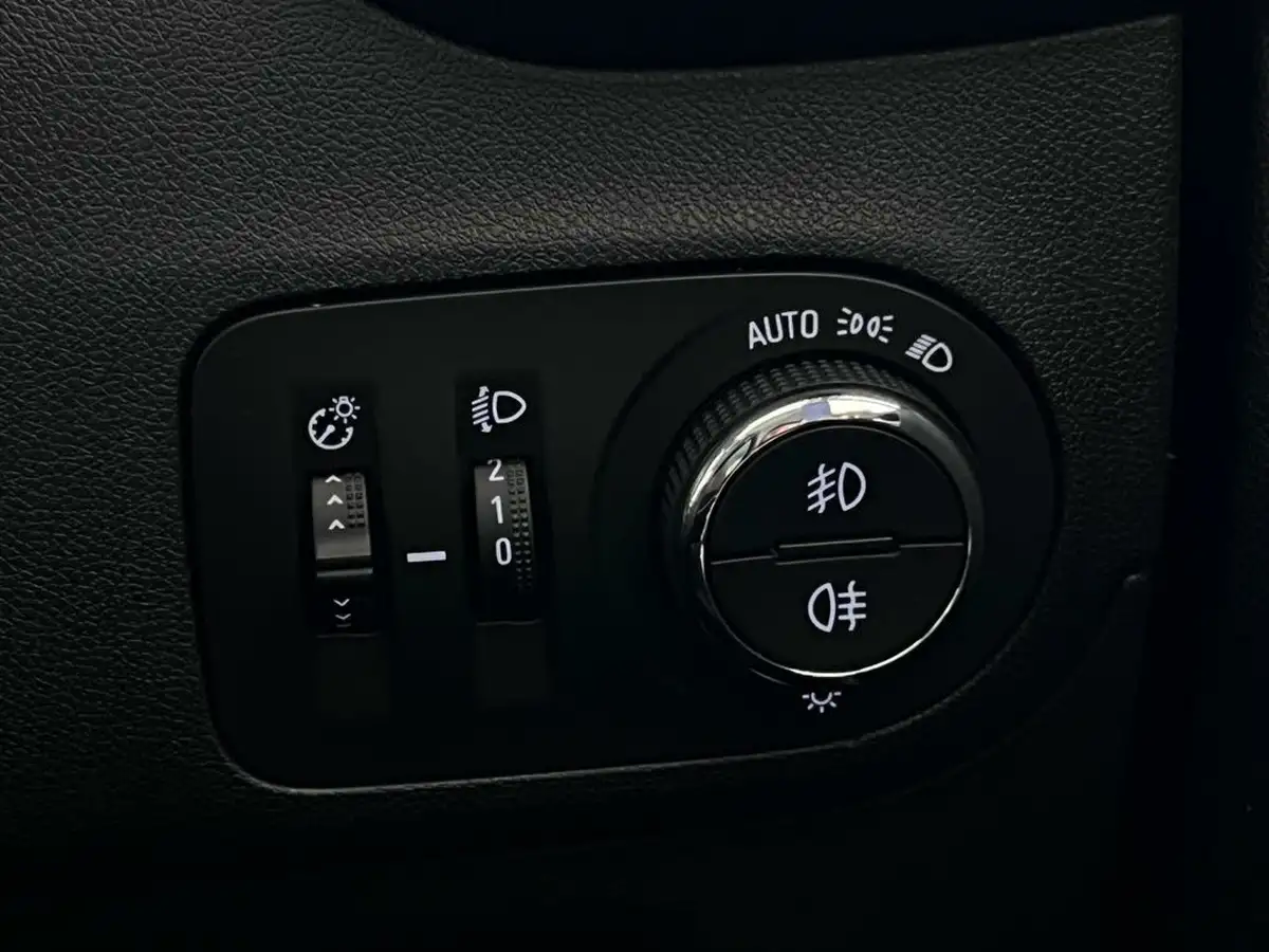 2020-vauxhall-crossland-x-12-elite-nav-130ps-turbo-auto-big-28