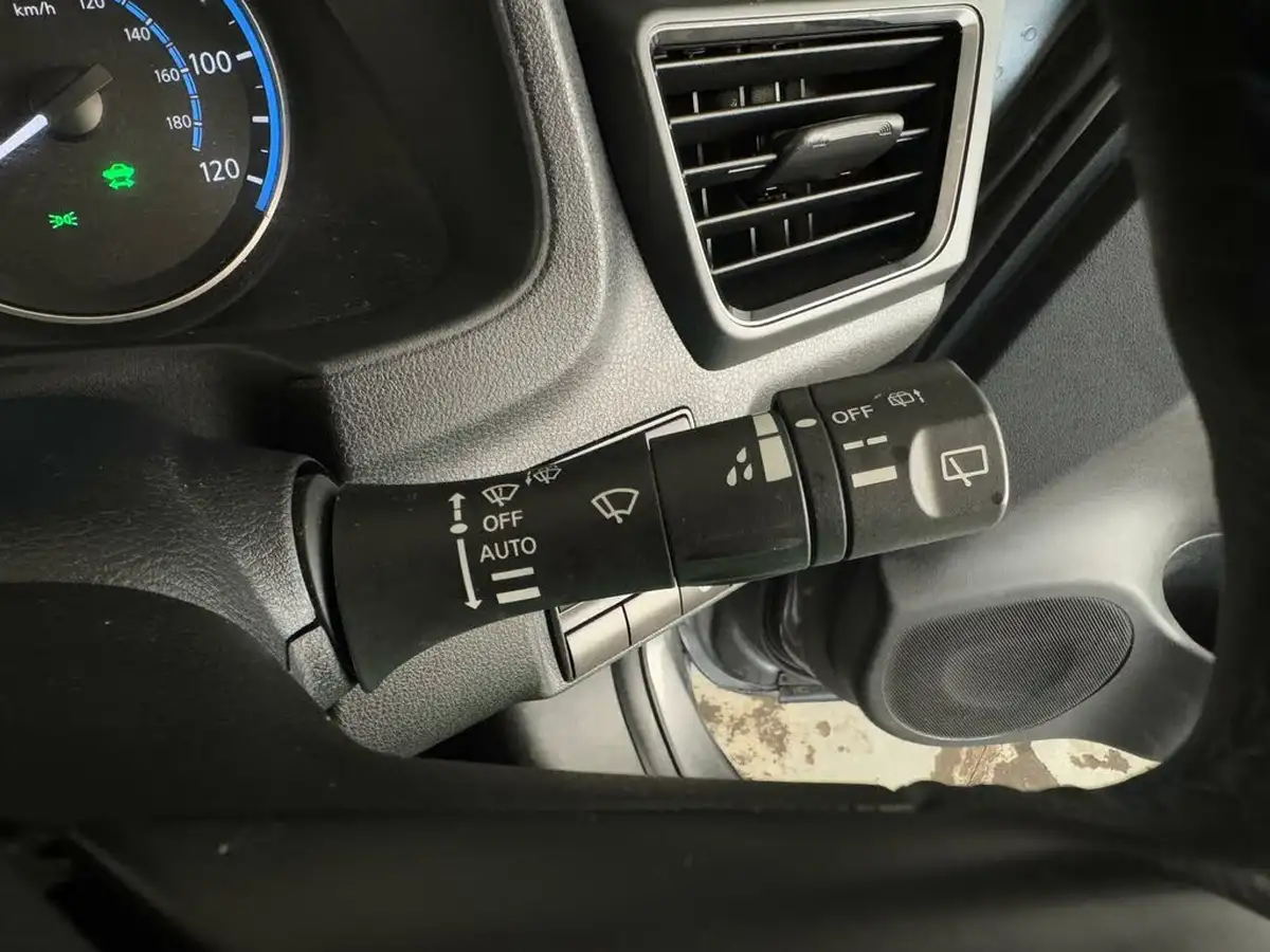 2023-nissan-leaf-e-n-connecta-39kwh-big-10